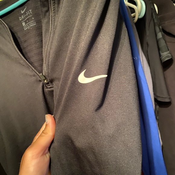 Nike quarter zip - Picture 3 of 3